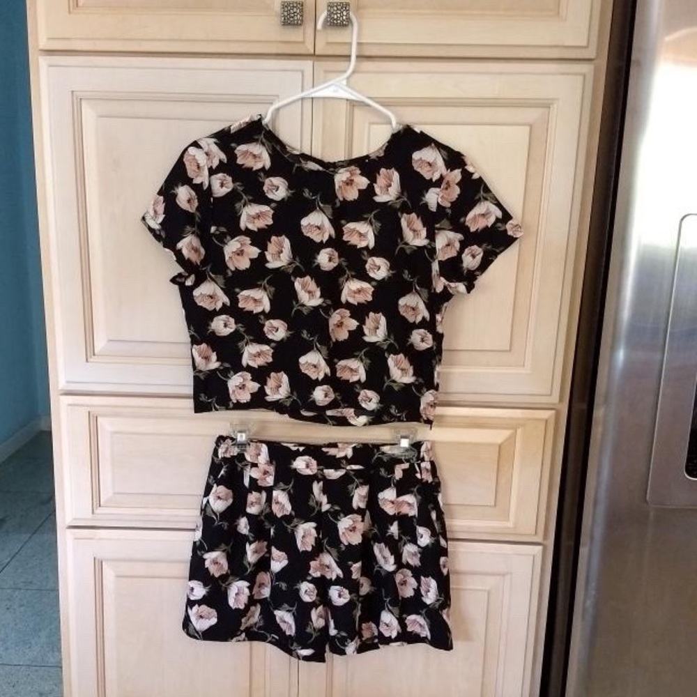 🆕 Simplee Apparel: Floral Set